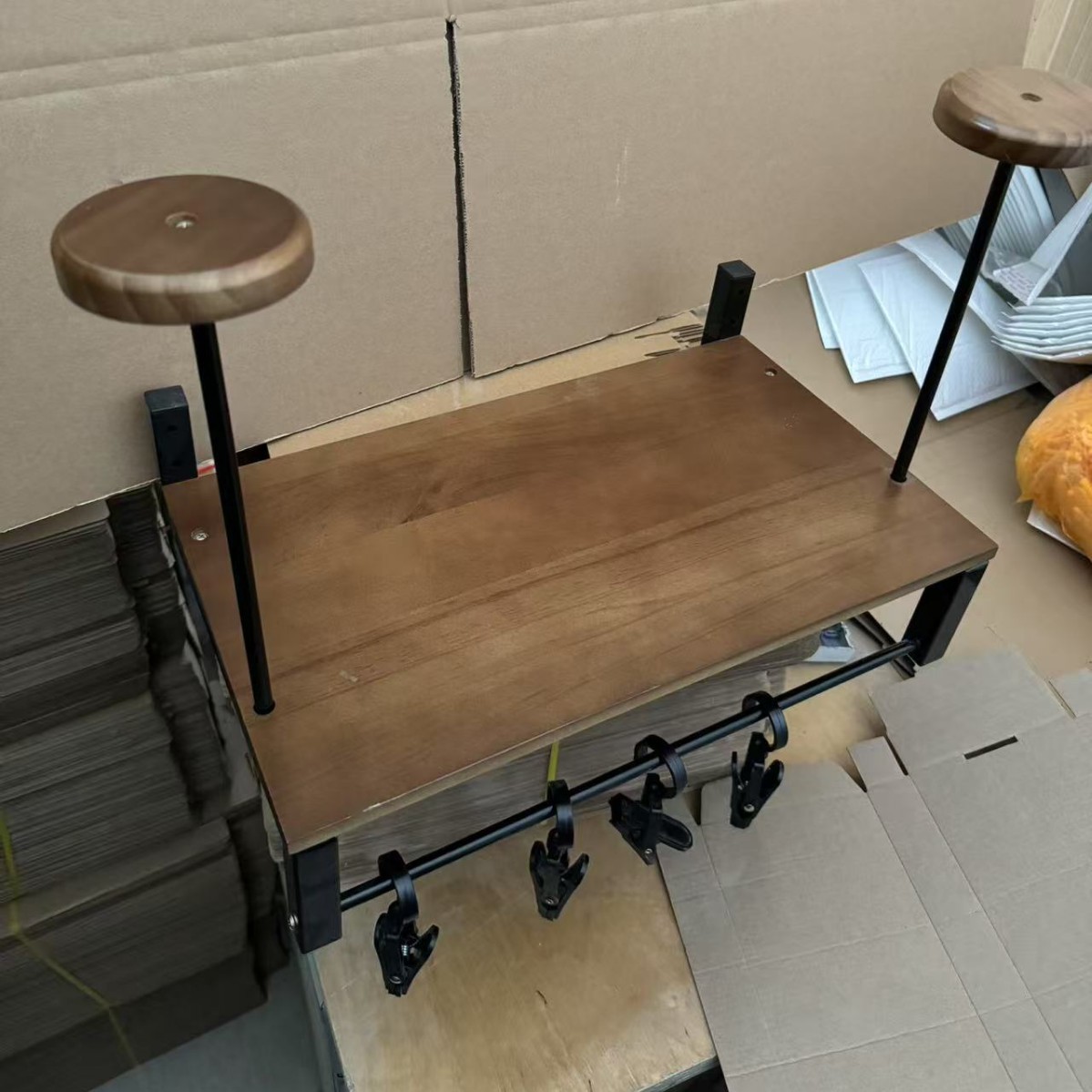 Rak Helm Motor Kayu Rustic Bik - Motorcycle Gear Display Rack ulasan dan harga